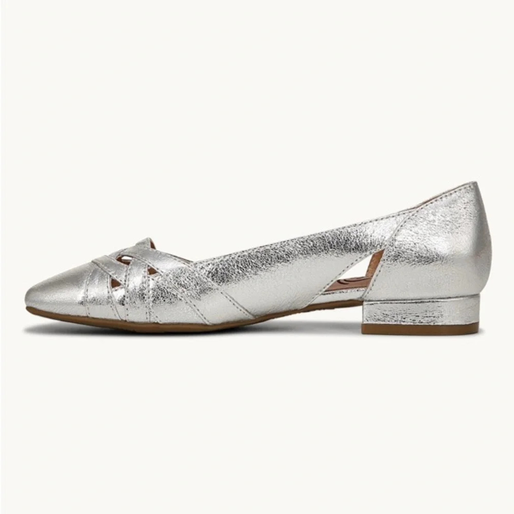 NWOB Lifestride Carmen Metallic Silver Faux Leather Slip-on Shoes 8 - Picture 3 of 14